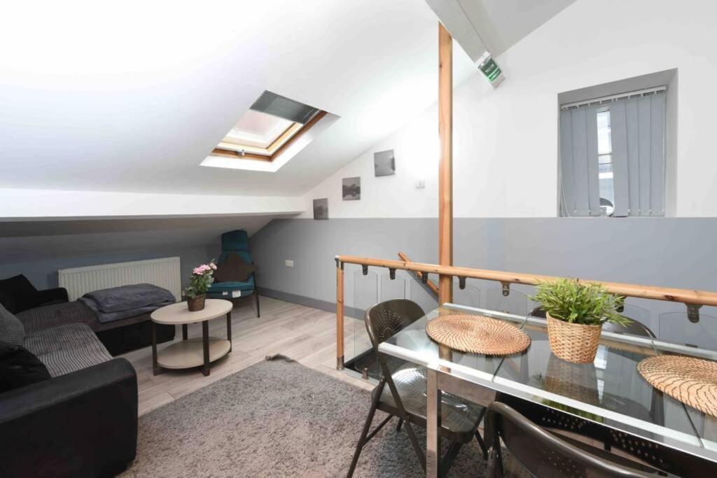Back Turner Townhouse Apartment แมนเชสเตอร์ ภายนอก รูปภาพ