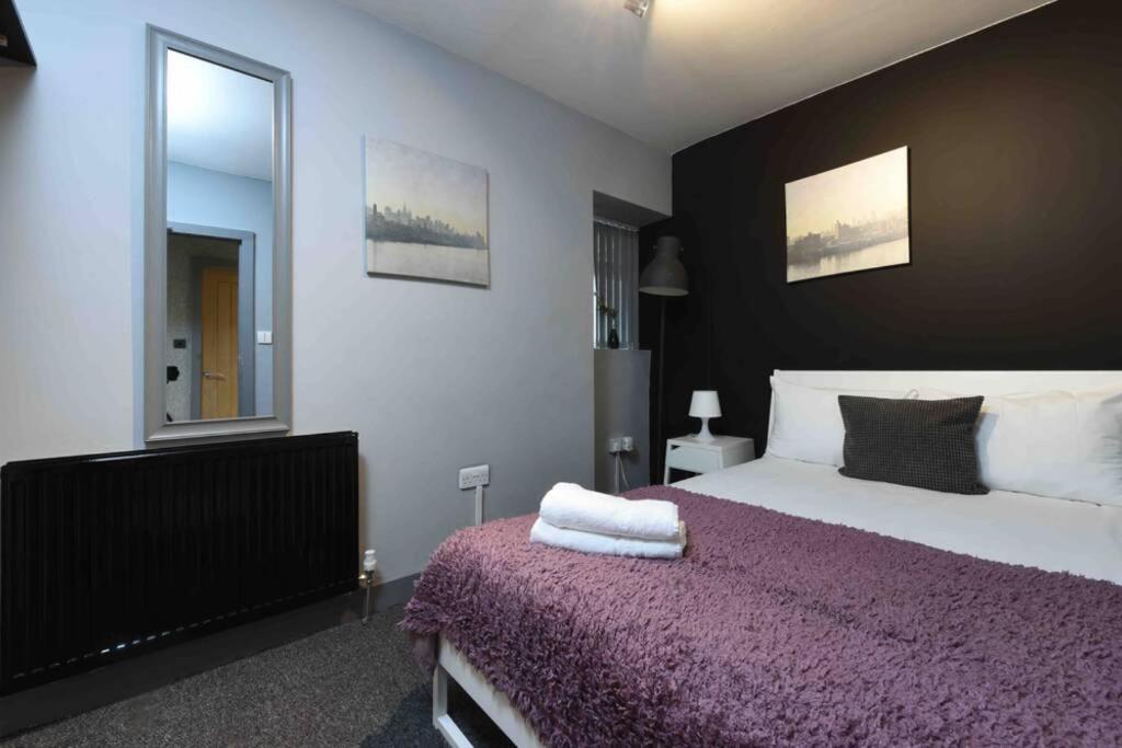 Back Turner Townhouse Apartment แมนเชสเตอร์ ภายนอก รูปภาพ