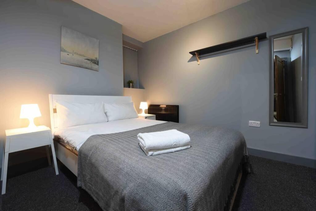 Back Turner Townhouse Apartment แมนเชสเตอร์ ภายนอก รูปภาพ