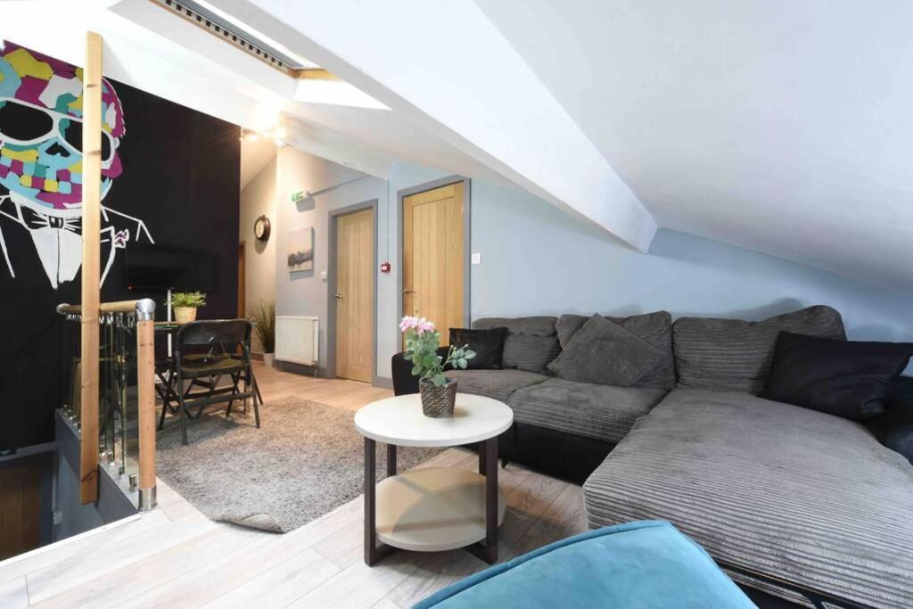 Back Turner Townhouse Apartment แมนเชสเตอร์ ภายนอก รูปภาพ
